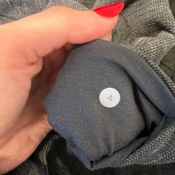 Lululemon cropped leggings - Picture 2 of 7